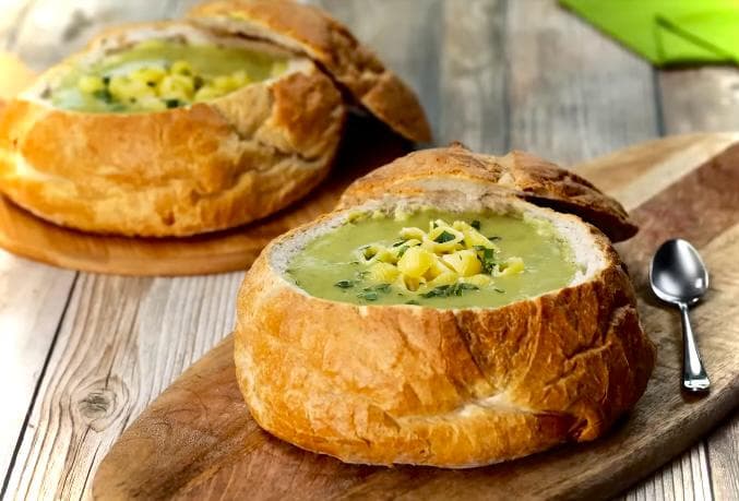 شوربة معكرونة صدف بصلصة البيستو