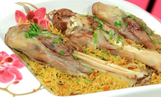 لحمة الموزة بالشعيرية