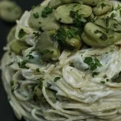 سباغيتي بالفول واللبن